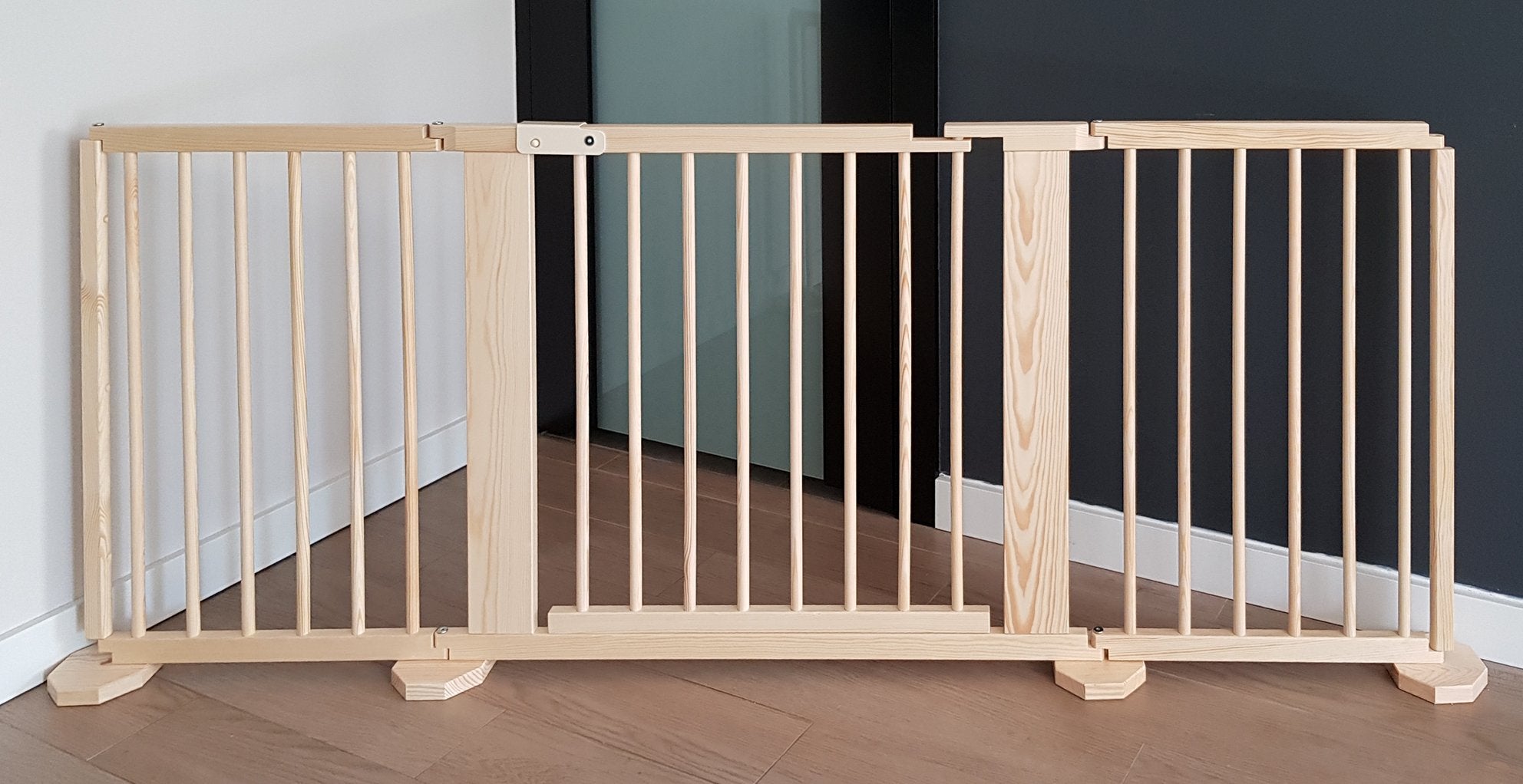 PROTECTIVE GATE BARRIER SECURING STAIRS FIREPLACE STANDS UP TO 185 cm Brand Maluchowelove