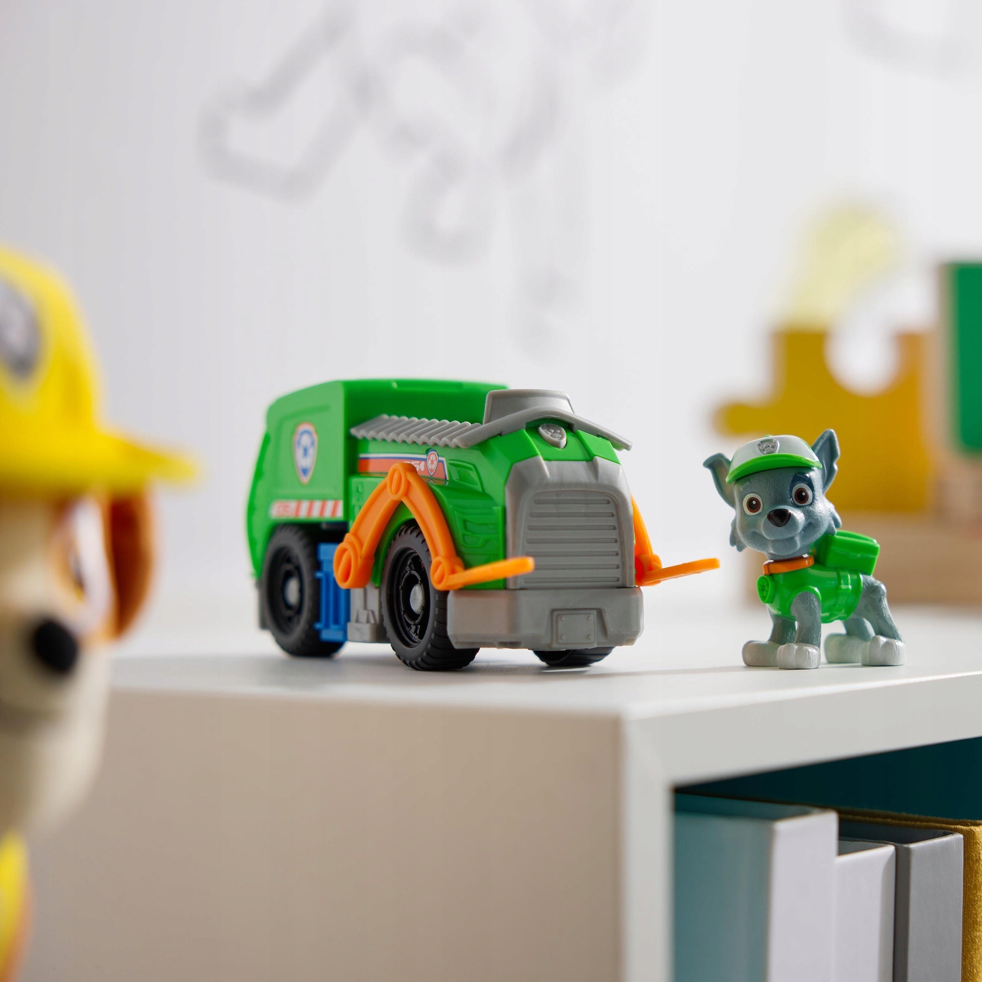 PSI PATROL ROCKY FIGURINE VEHICLE GARBAGE TRUCK 2IN1 TRANSFORMING EAN (GTIN) 778988259948