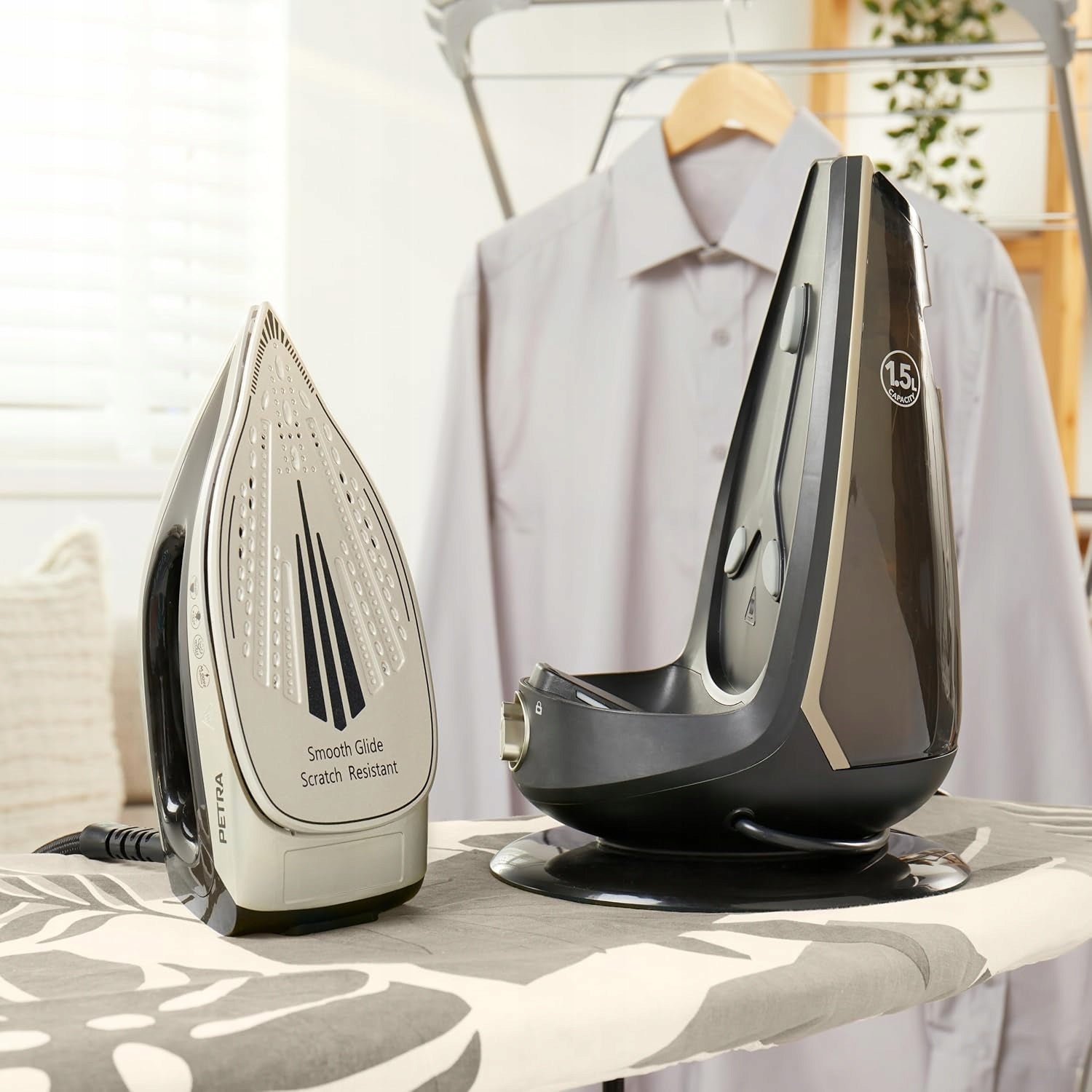 Petra Steam station 2600W ceramic foot 1,5l Brand Petra