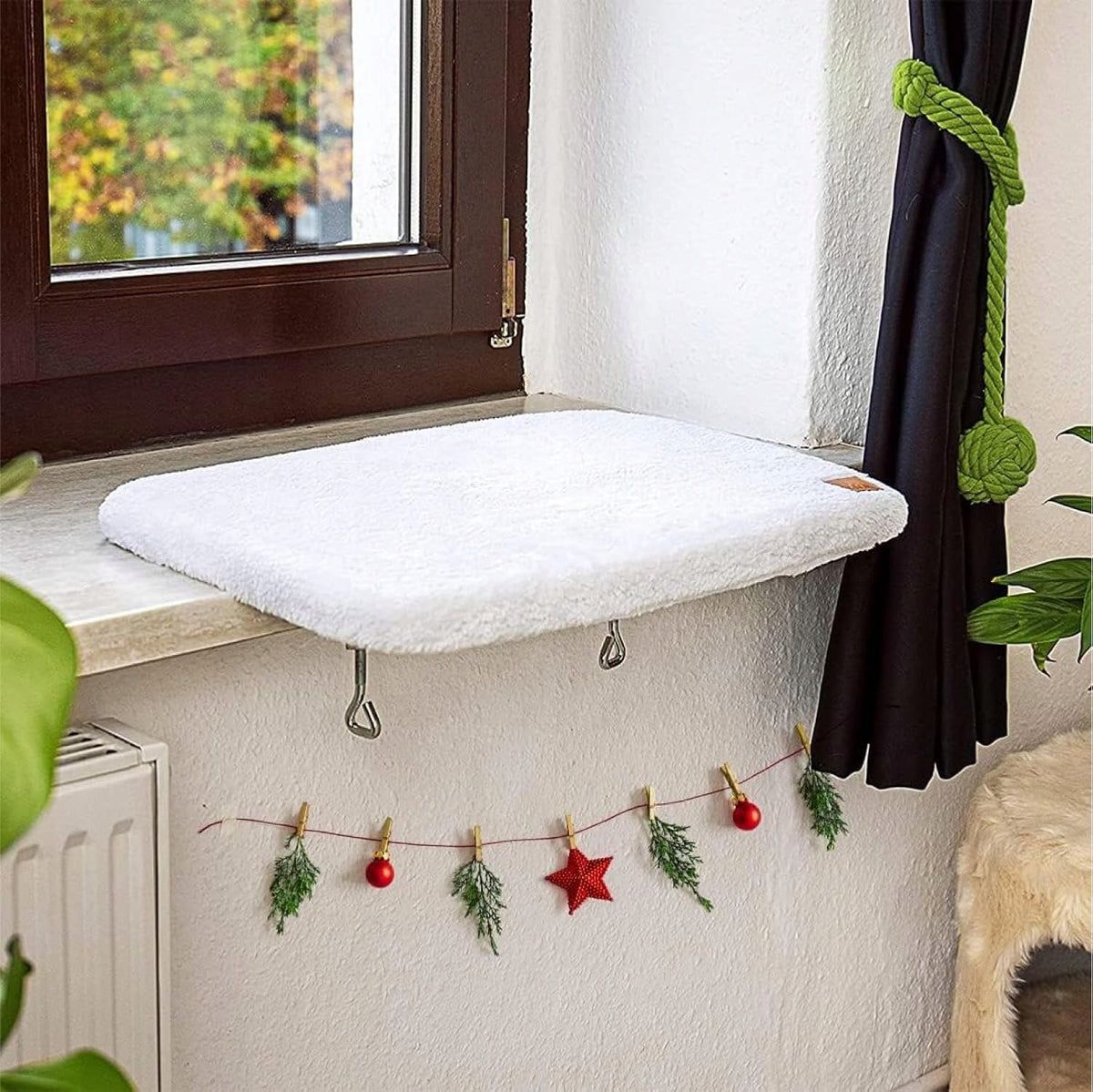 Pfotenolymp Cat Window Bed White Plush Washable Cover 52 cm x 36 cm Manufacturer code 8719327105160