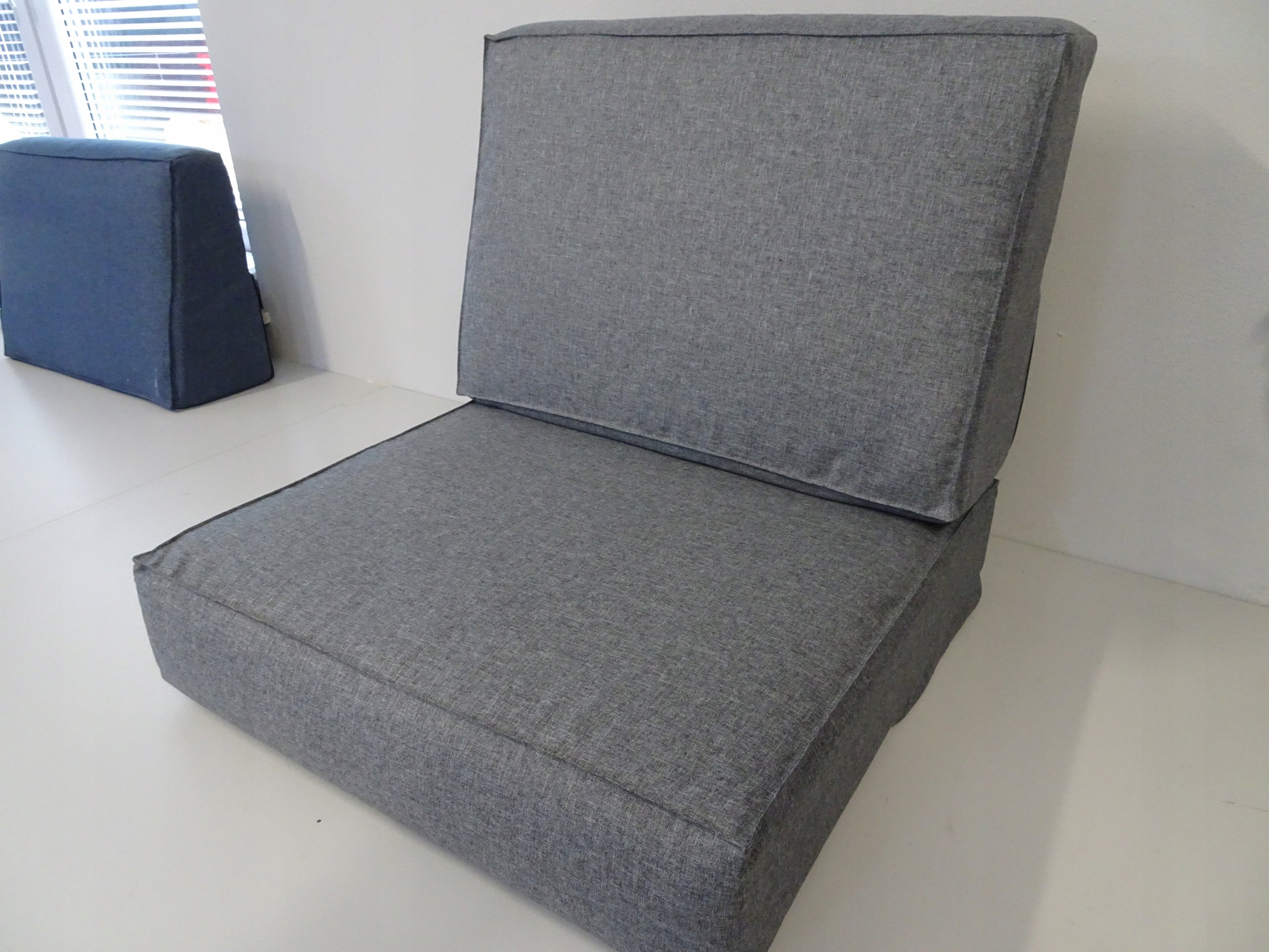 Pillows for half PALLET set of 2 pieces 60 x 60 Silver 23
