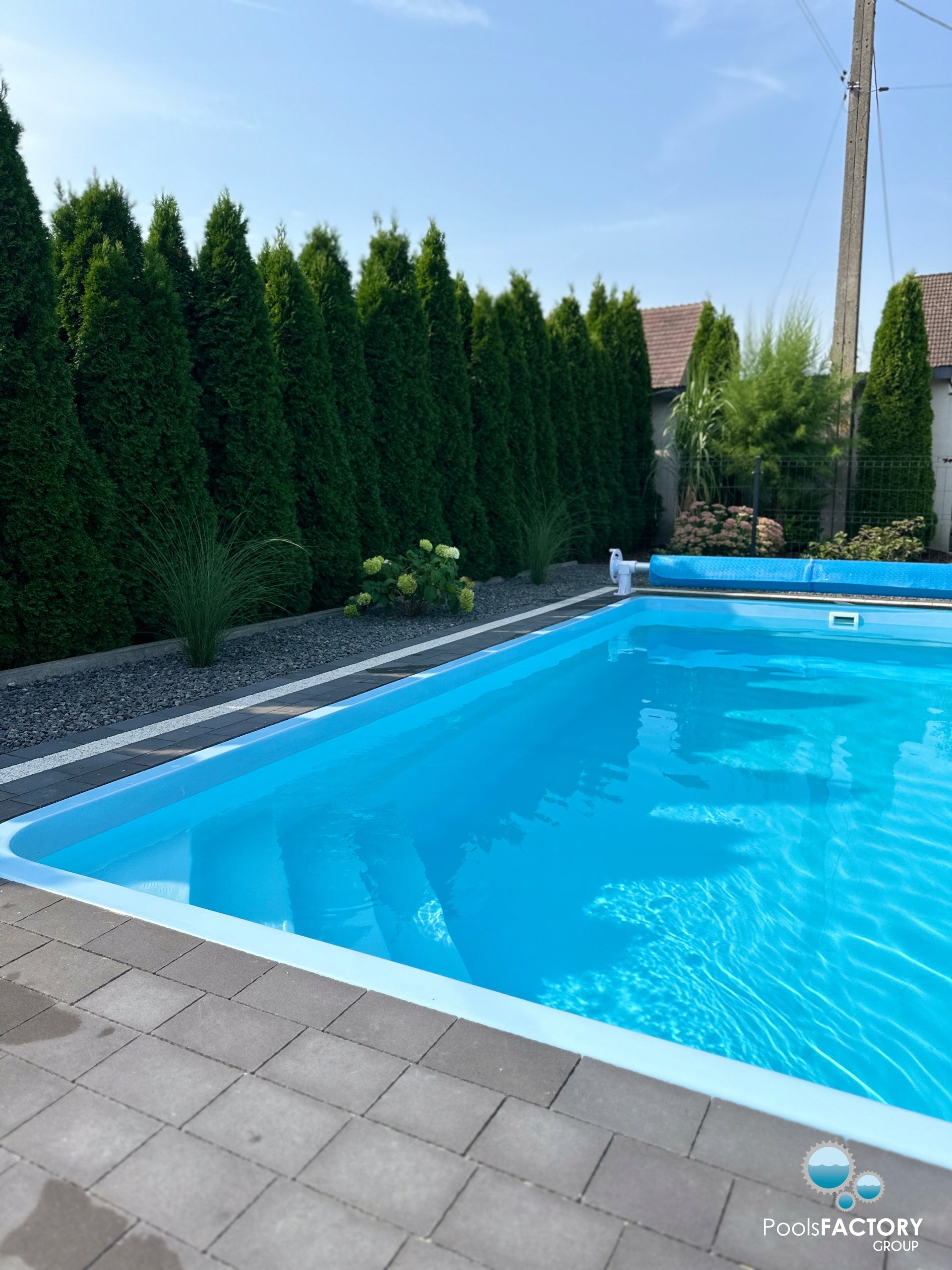 Polyester Laminate Garden Pool 7.0x3.2x1.55 Ready Digging Set