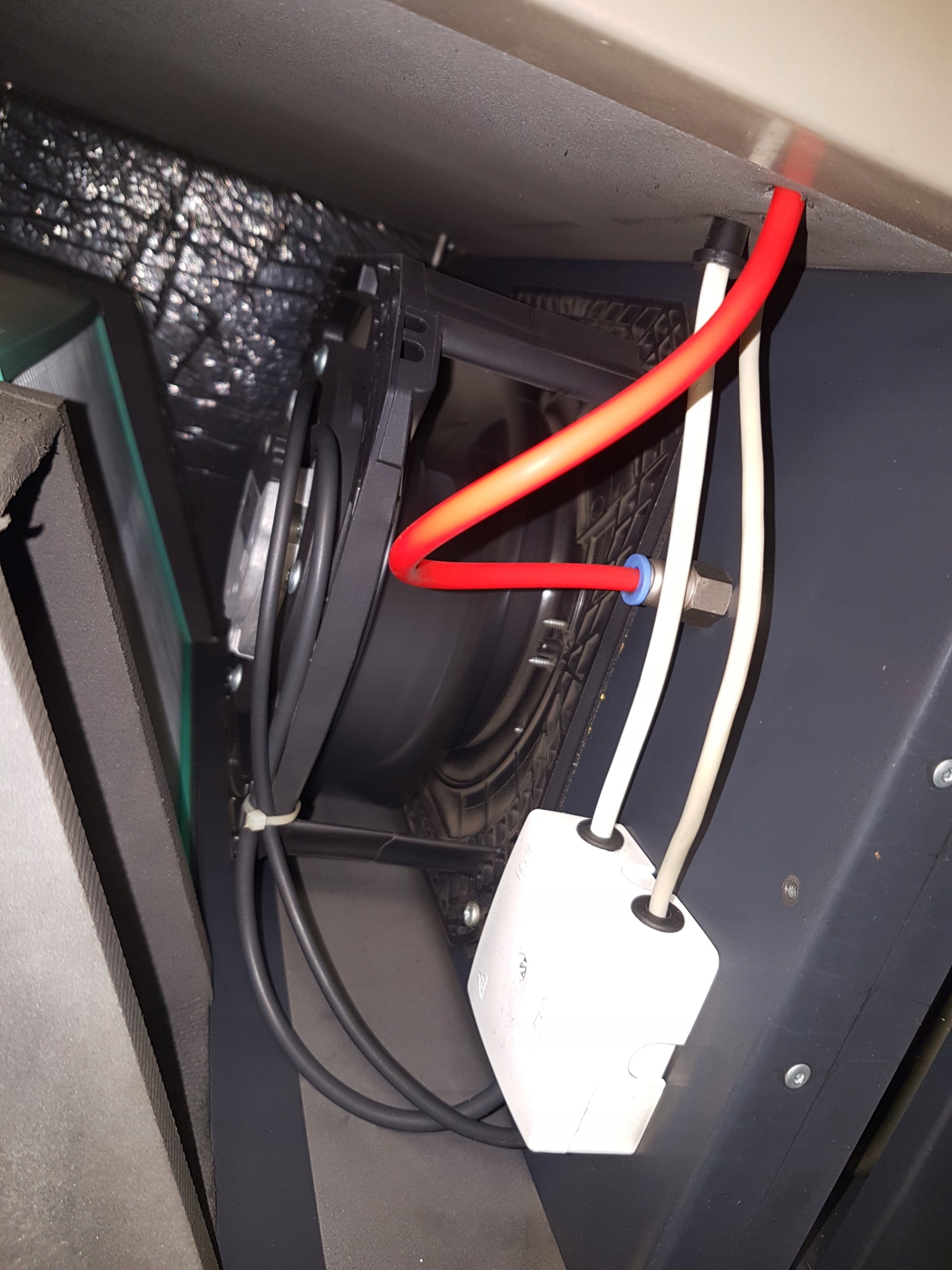 Professional replacement of bearings in EBM-papst recuperator fans, Ziehl Manufacturer code 1