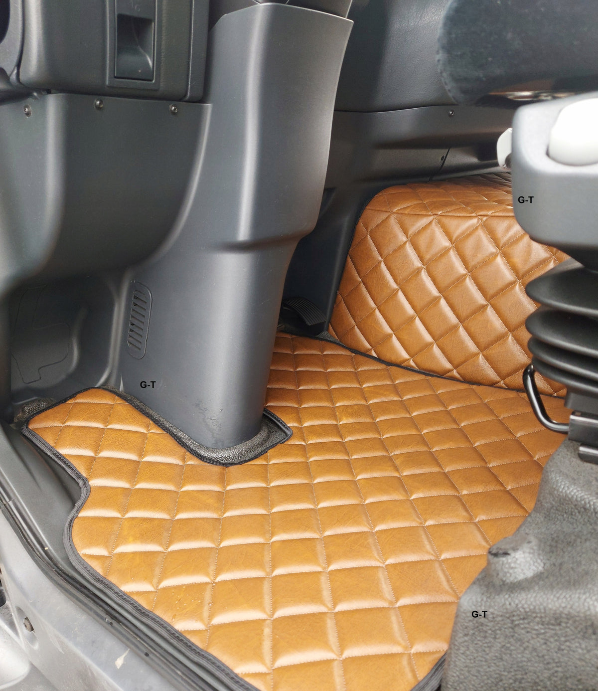 QUILTED RUGS MAN TGA TGS TGL CABIN NARROW MANUAL UP TO 2015