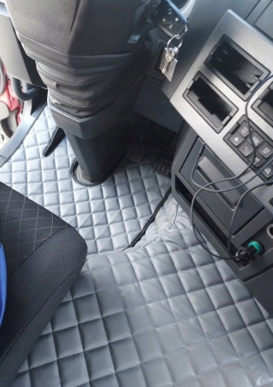 QUILTED RUGS RENAULT RANGE T FROM 2013 TUNNEL