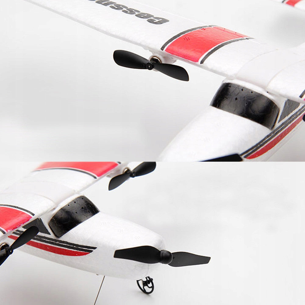 REMOTE CONTROLLED AIRCRAFT FLYING GLIDER RC MODEL CESSNA 182 PILOT 2aku Packaging status original