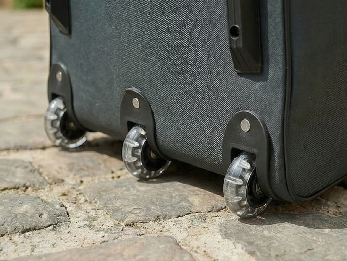 RGL A3 LARGE TRAVEL BAG SUITCASE 3 WHEELS Width (longer edge) 33 cm