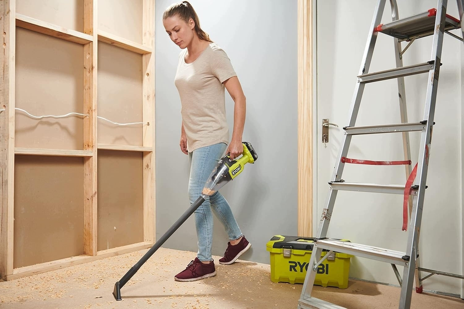 RYOBI 18V CORDLESS VACUUM CLEANER, RHV18F-0, VERSION WITHOUT BATTERY AND CHARGES Packaging status original