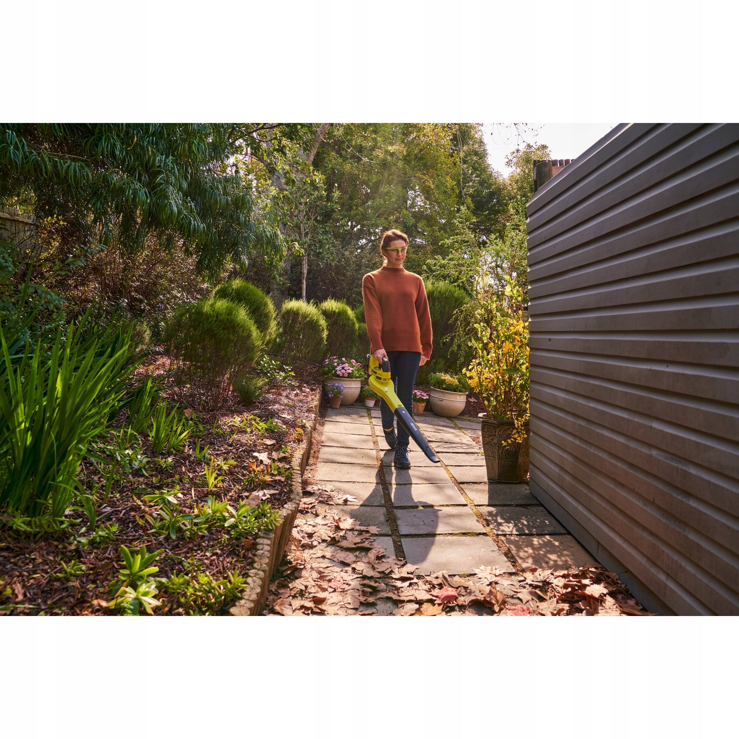 RYOBI CORDLESS LEAF BLOWER 245KM/H SOLO OBL1820S Power supply rechargeable battery