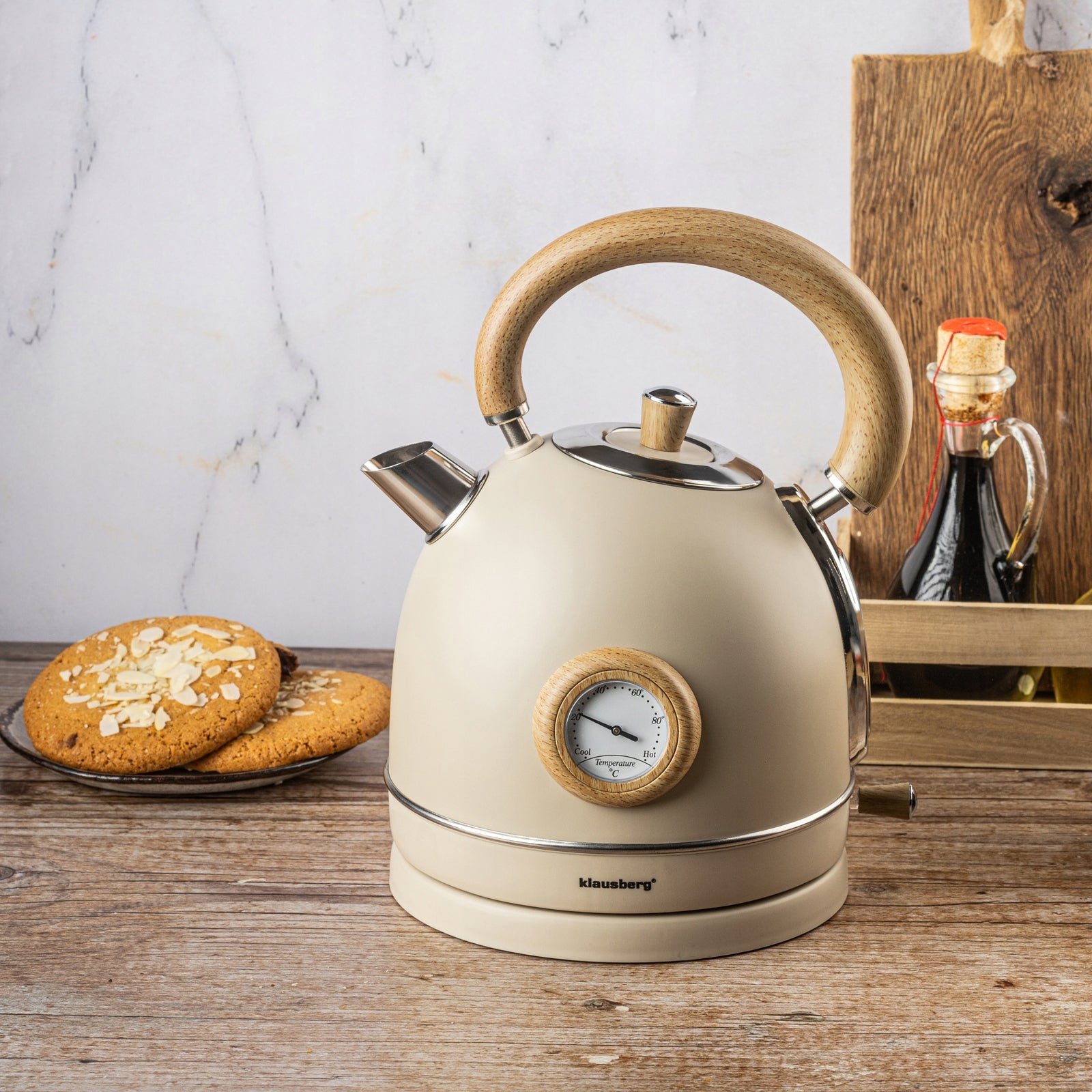 Retro electric kettle beige Klausberg KB-7906 1,8L 2200W with thermometer Packaging status original