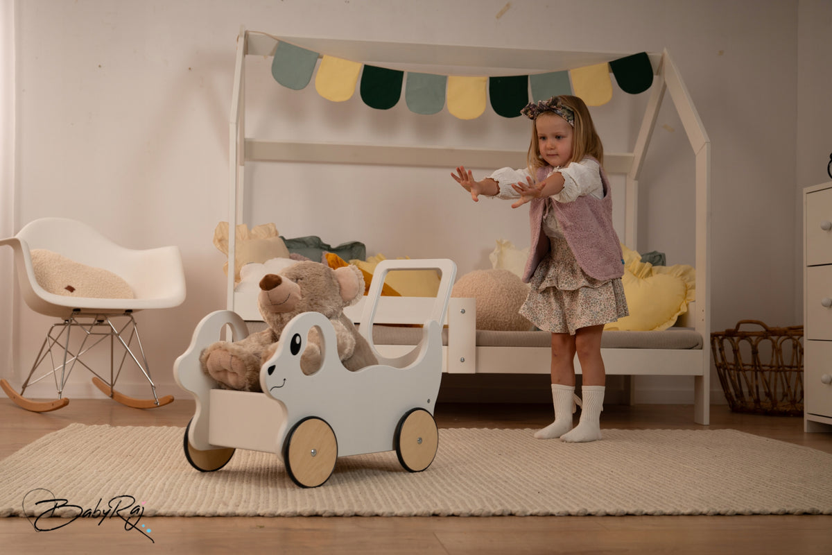 Ride-on , pusher , toy trolley - dog white EAN (GTIN) 5904280152204