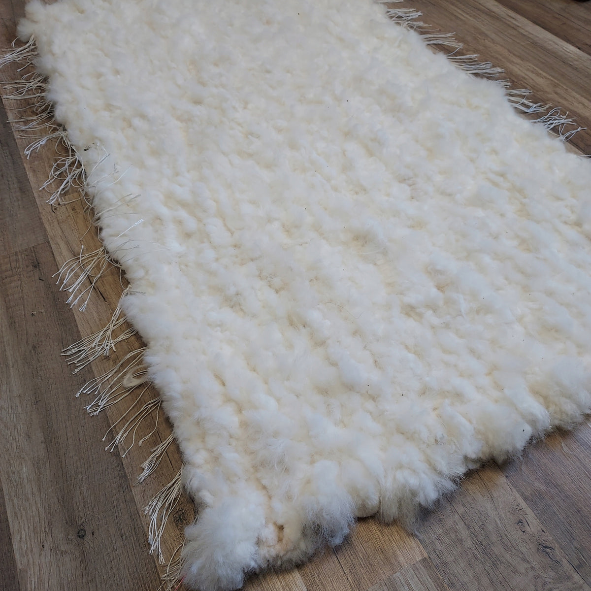 Rug Woven Hand White Sheepskin Sheep Breath Manufacturer code 051TMB