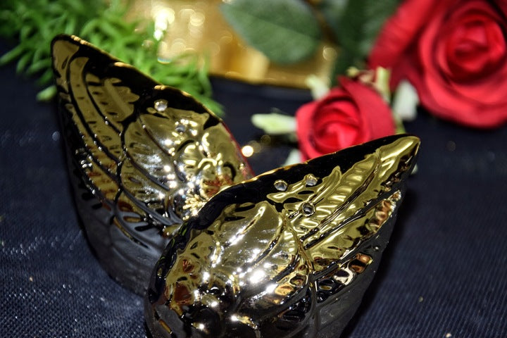 SALT SHAKER SET GOLDEN WINGS Kind salt and pepper castors