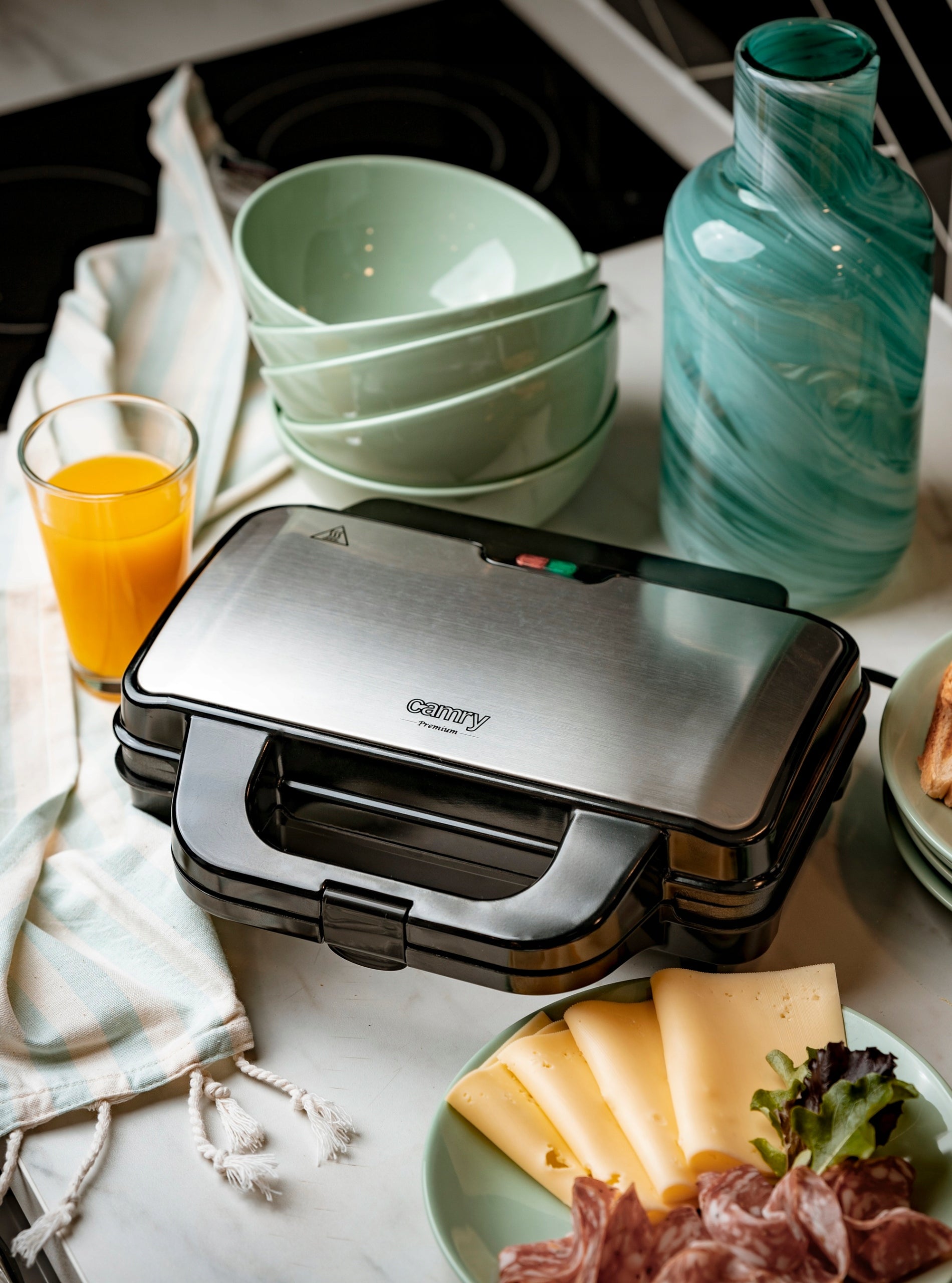 SANDWICH TOASTER ELECTRIC SANDWICH XXL COATING NON-STICK 1300W Manufacturer code CR 3054