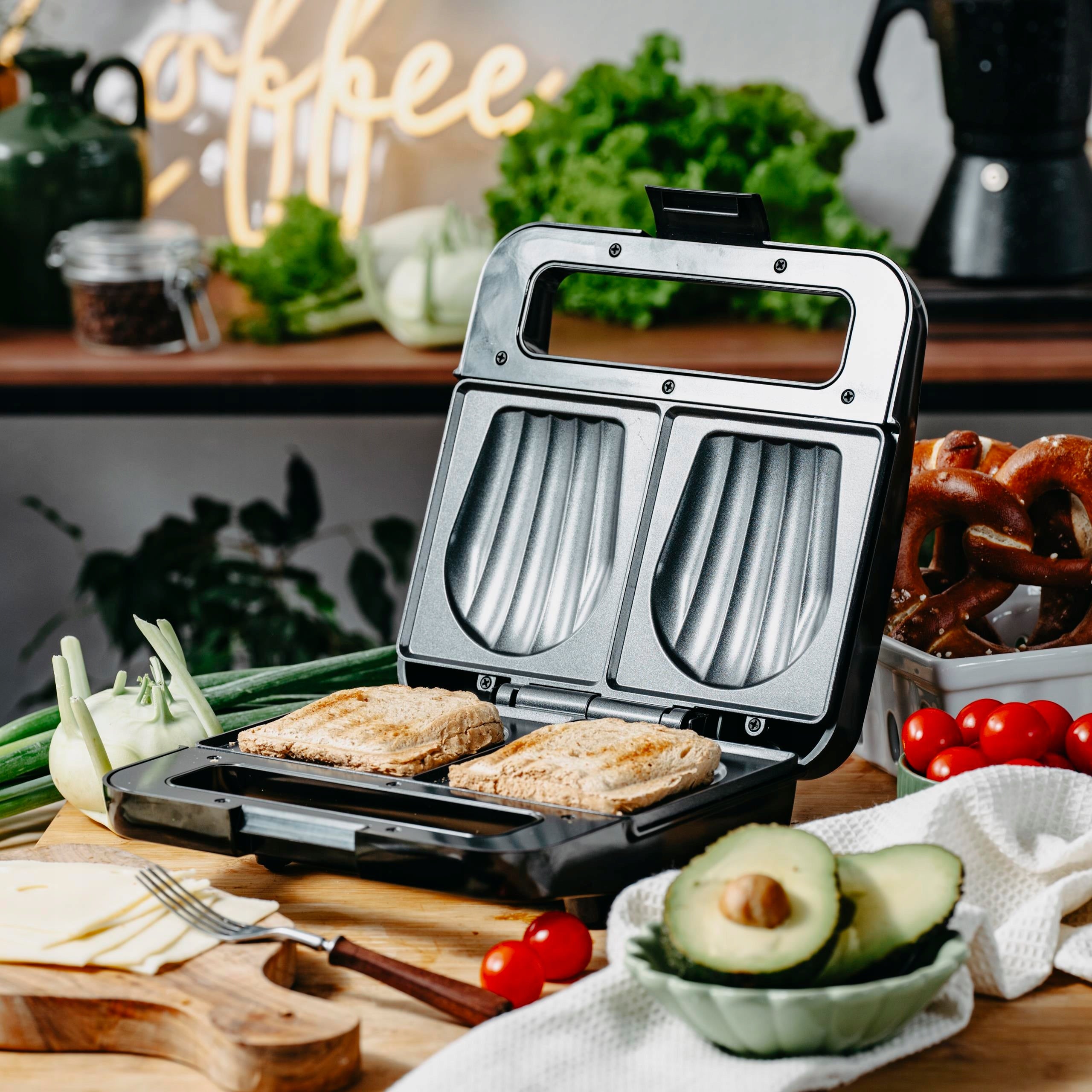 SANDWICH TOASTER SANDWICH 1200W SHELL PLATES NON-STICK COATING Power rating 1200 W