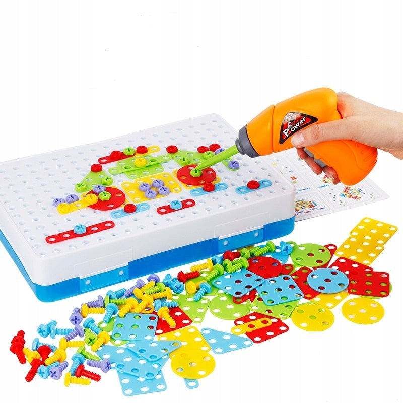SCREWDRIVER AND BLOCKS FOR SCREWING SET OF 151 ELEMENTS Packaging status original