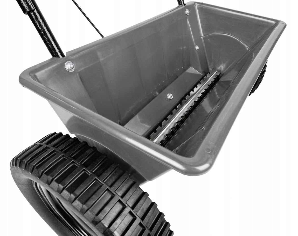 SEED DRILL MANUAL SPREADER OF SAND SALT GRASS FERTILIZER SEEDS FOR ANY TERRAIN Packaging status original