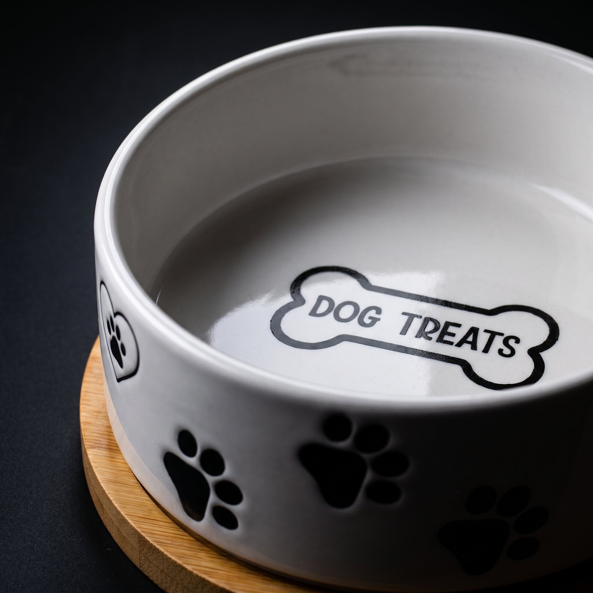 SET OF 2 CERAMIC BOWLS FOR CAT DOG ON WOODEN STAND 2x0,4L Brand no brand