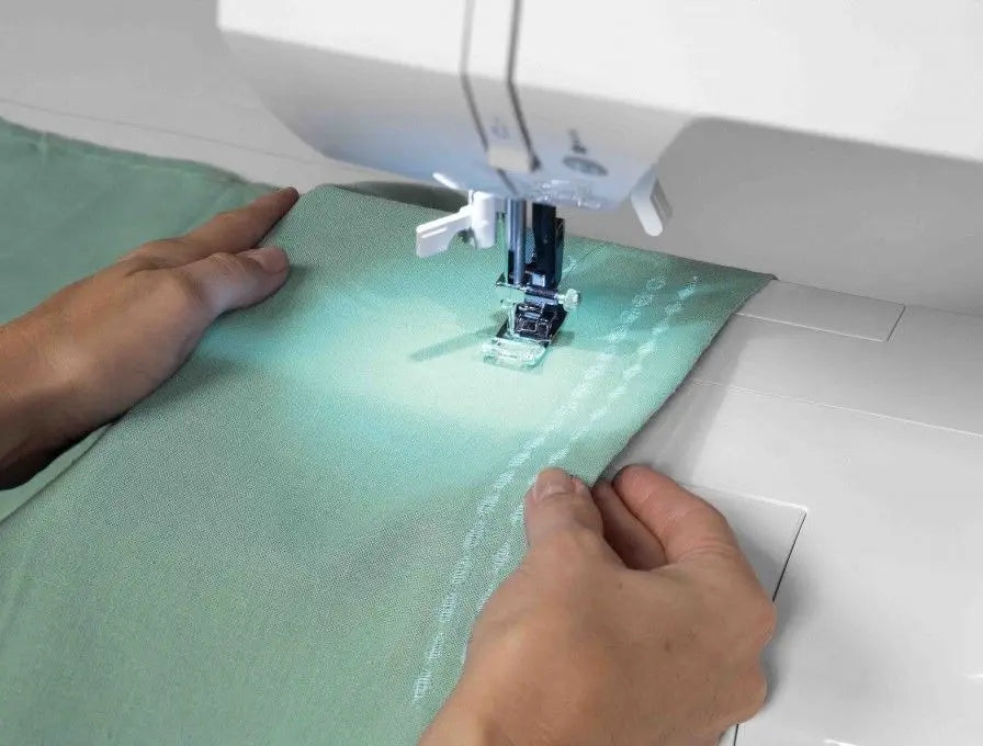 SEWING MACHINE SINGER 7463 Confidence 30-STITCH AUTOMATIC Brand SINGER