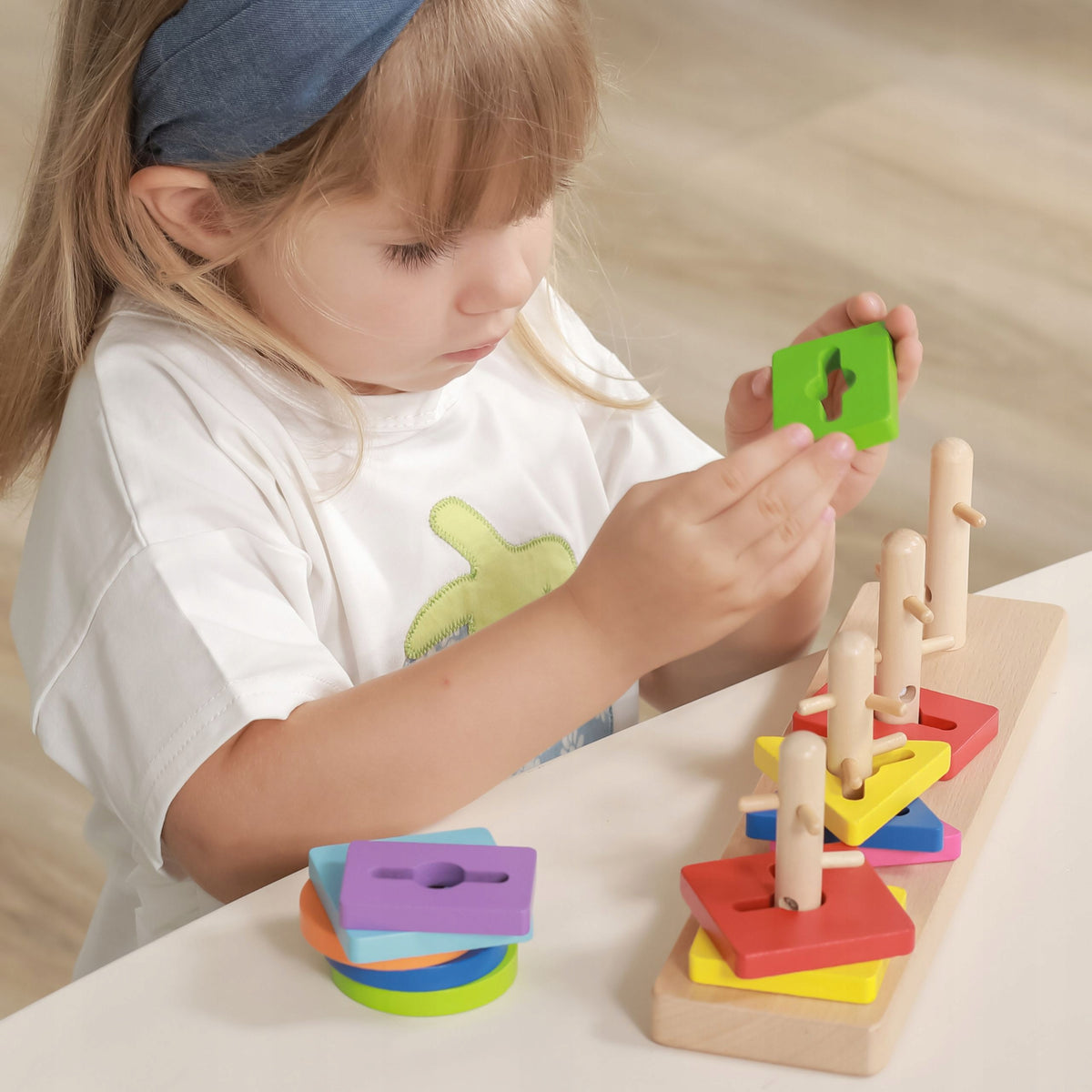 SHAPE SORTER WITH MAZE MONTESSORI EDUCATIONAL WOODEN PUZZLE VIGA Manufacturer code 509682