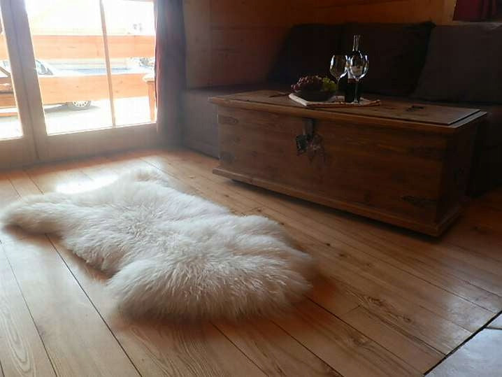 SHEEPSKIN-SKIN GIANT SHEEPSKINS LARGEST Manufacturer code 02