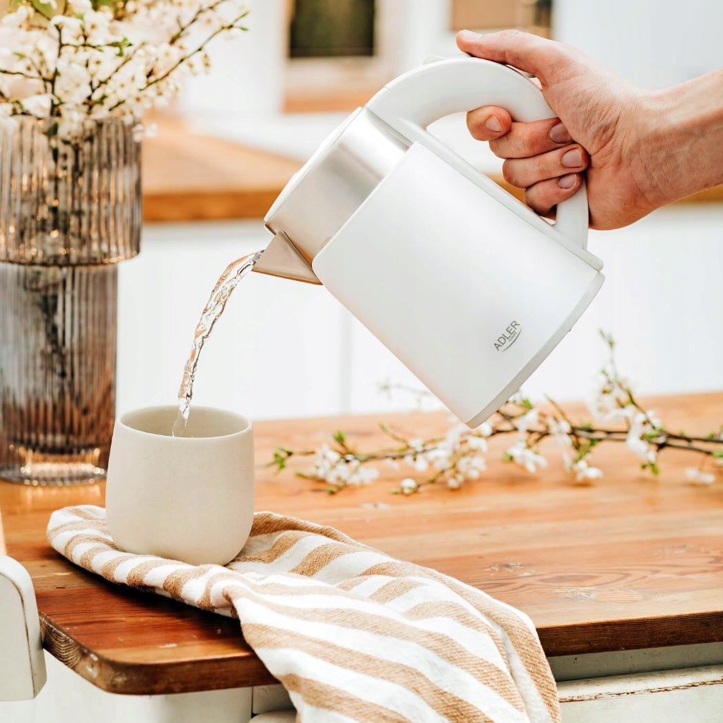 SMALL ELECTRIC TOURIST KETTLE 800W 0,6L METAL WHITE Packaging status original
