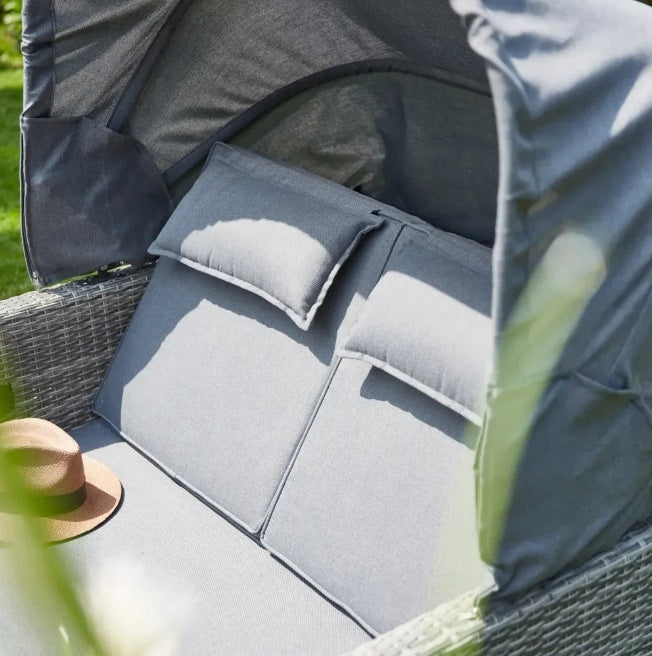 SOFA GARDEN ISLAND LOBOS II COUCH 2OS. FOLDING WITH PILLOWS AWNING! Manufacturer code 1093414