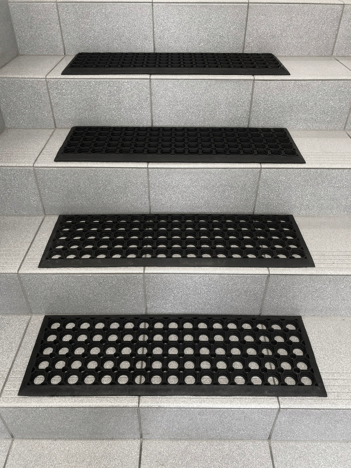 STAIR COVER RUBBER WIPER BLACK NON-SLIP OUTSIDE Manufacturer code wycieraczka na stopień 25x75 ażórowa czarna