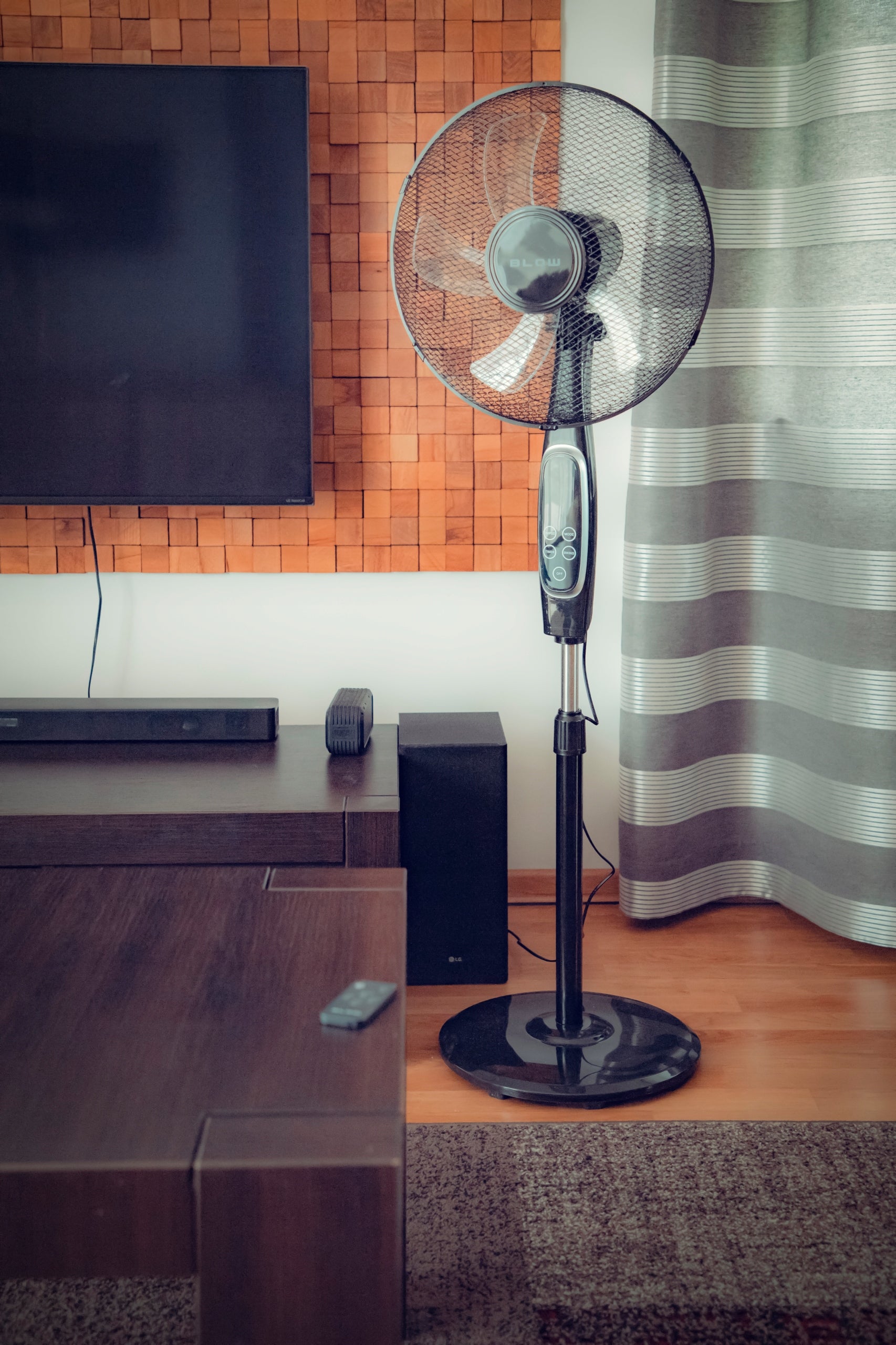 STANDING FAN FLOOR FAN QUIET POWERFUL 3 MODES FOR HOME 60W REMOTE CONTROL Model 44-076#