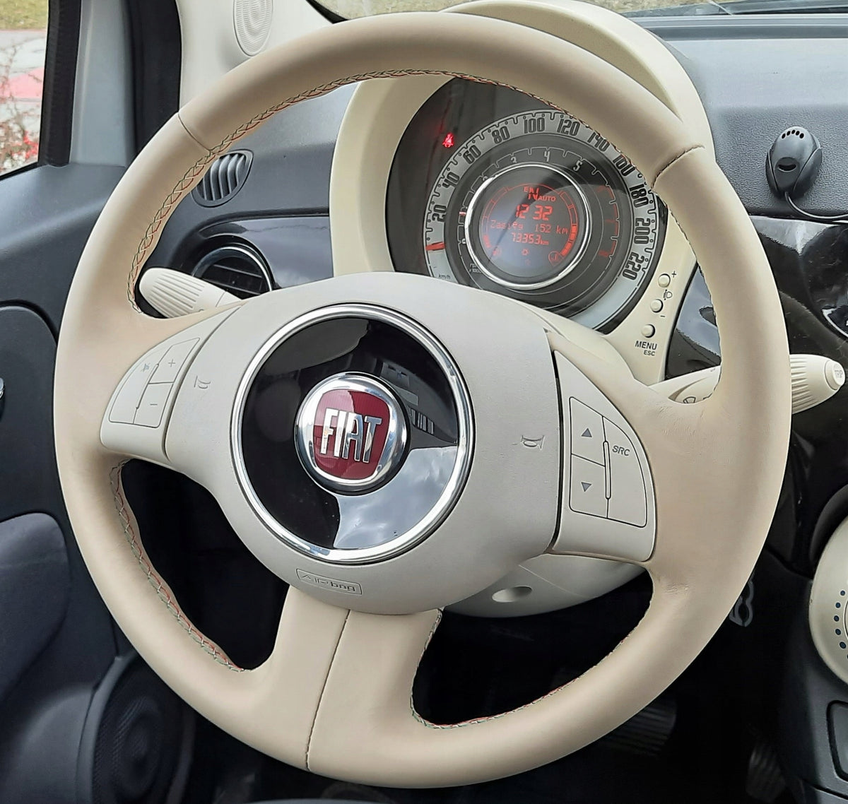STEERING WHEEL COVER FIAT 500 LEATHER 2007-2015 (225K) EAN (GTIN) 5900001151525