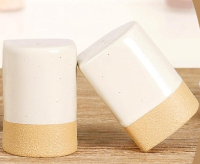 Salt and pepper shaker white set of 2pcs pepper shakers Brand no brand