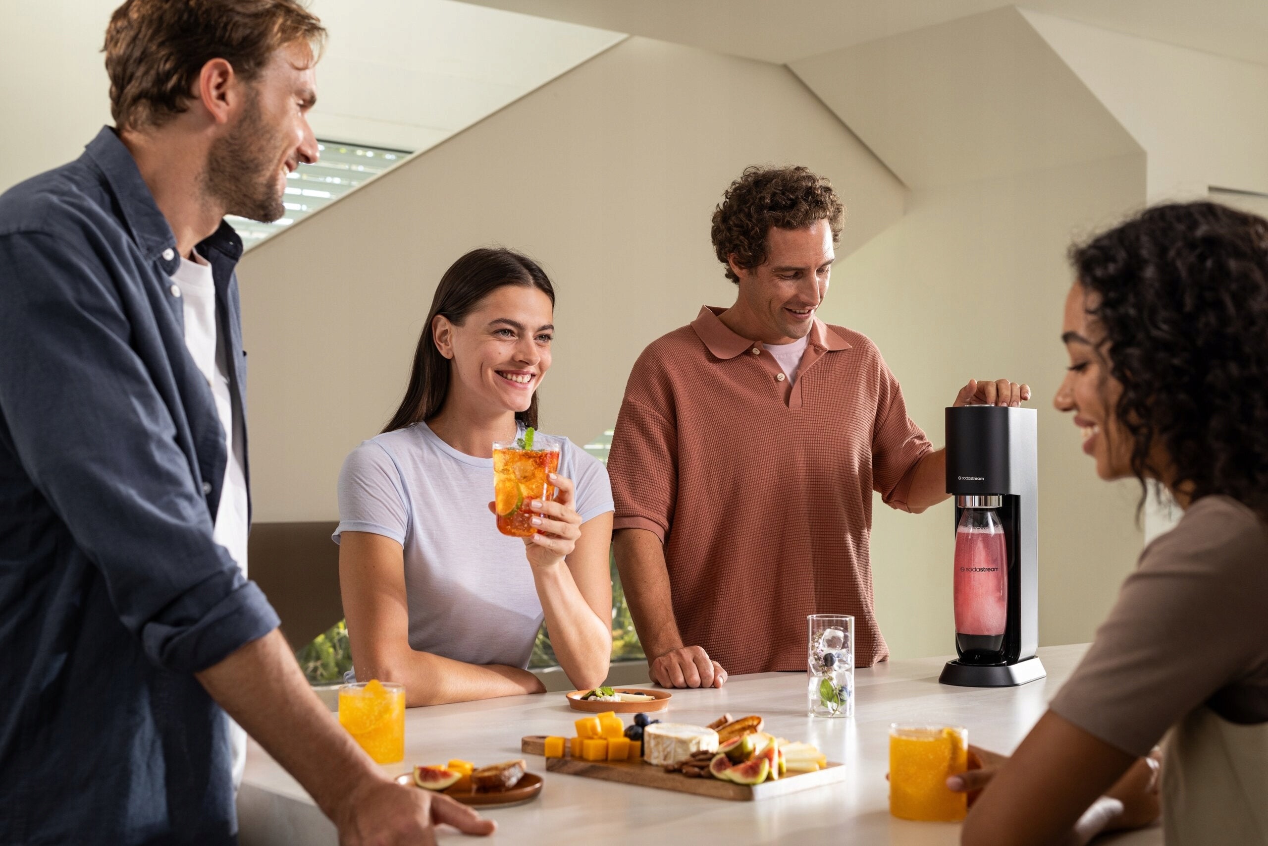 Saturator SODASTREAM Mix Black with the possibility of gassing any drink EAN (GTIN) 7290119792429