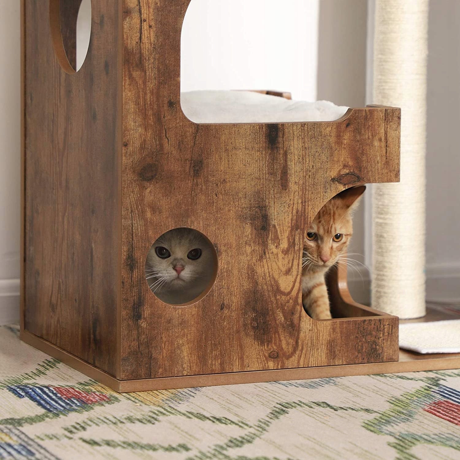 Scratcher cat bed 3 levels VINTAGE brown and white Kind tall scratching post bed