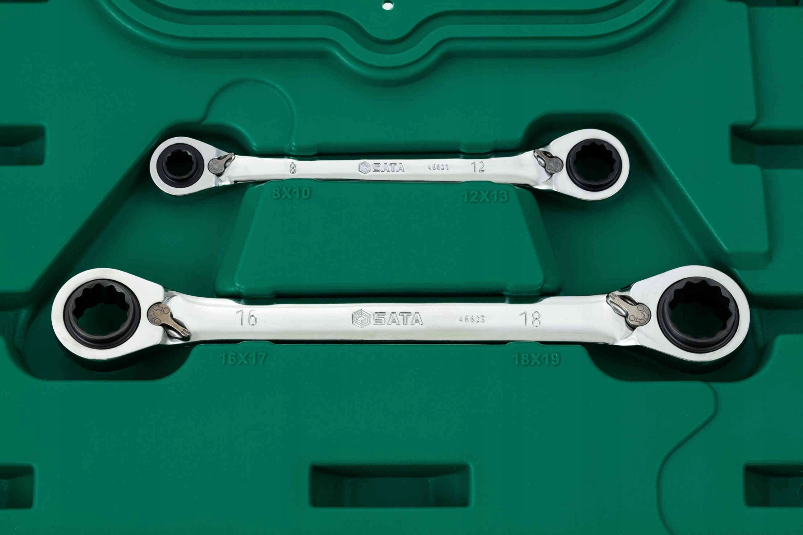 Set of 33 1/2" socket wrenches with 4in1 wrenches Brand SATA
