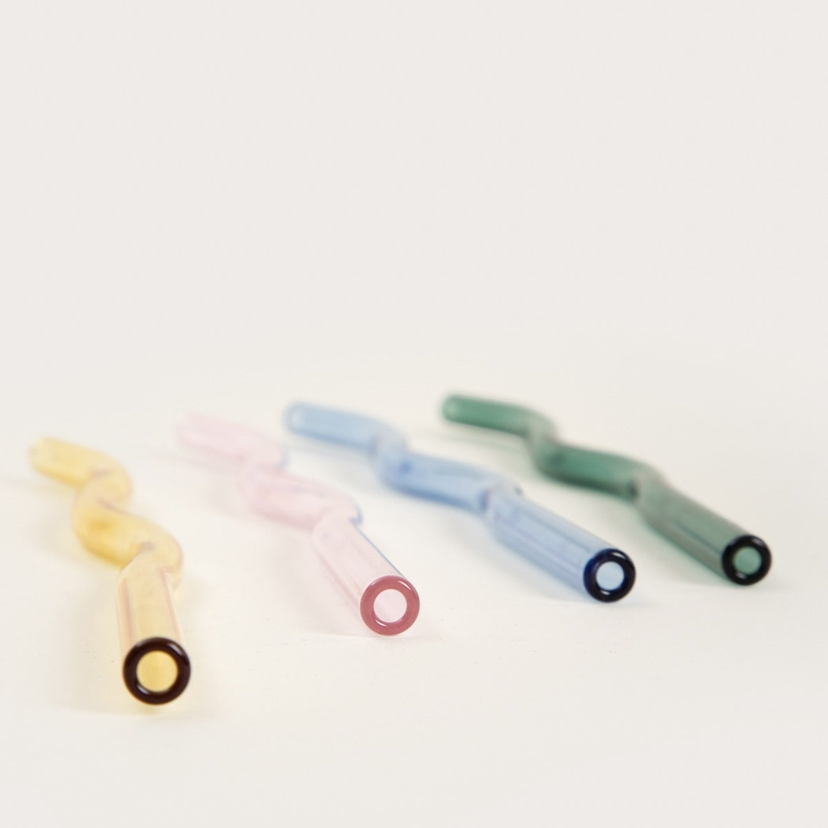 Set of RITHI SUMMER colored straws with cleaner 20 cm. 5 el. HOMLA Material glass