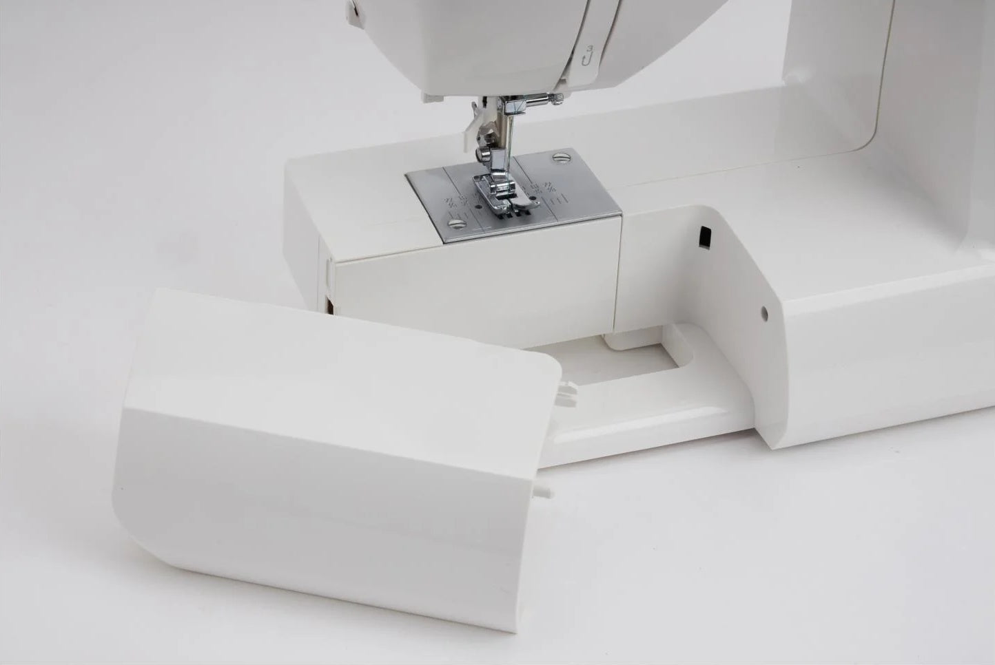 Sewing Machine Singer 660L Serenade 60 Programs Heavy Duty LED Packaging status original