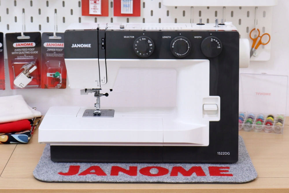 Sewing machine JANOME 1522DG Material synthetic material