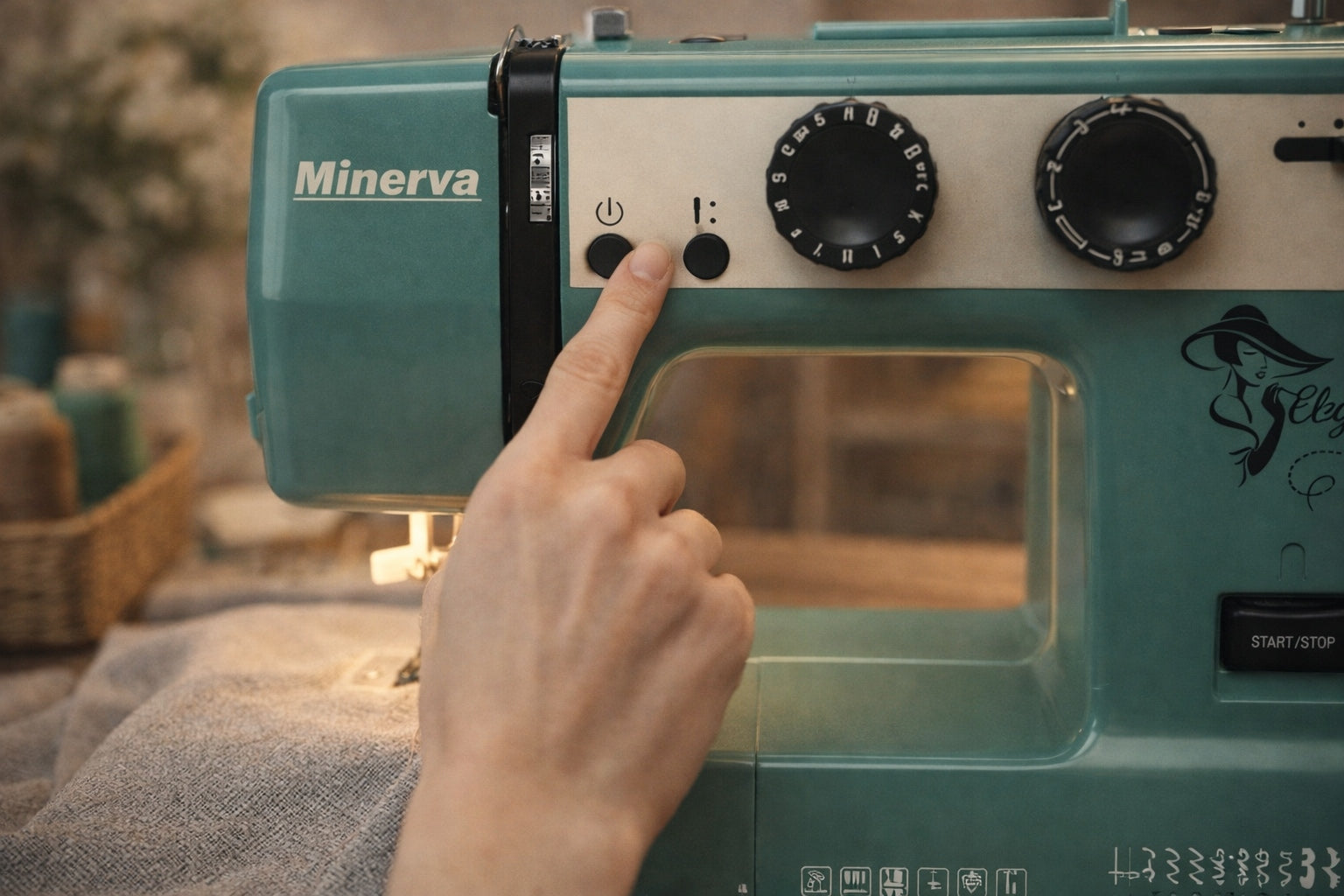 Sewing machine Minerva Elegant home 24 stitches strong easy to use Brand Minerva