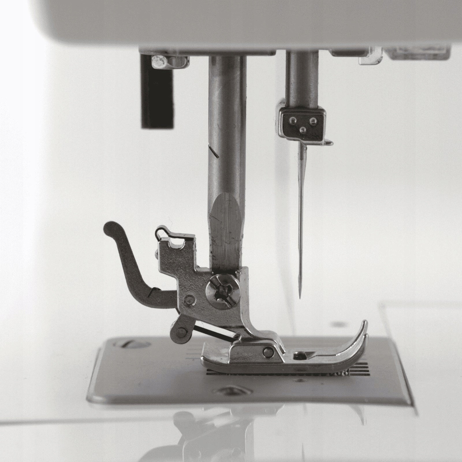 Sewing machine Łucznik 910 Karina home mechanical easy to use Number of stitches 22