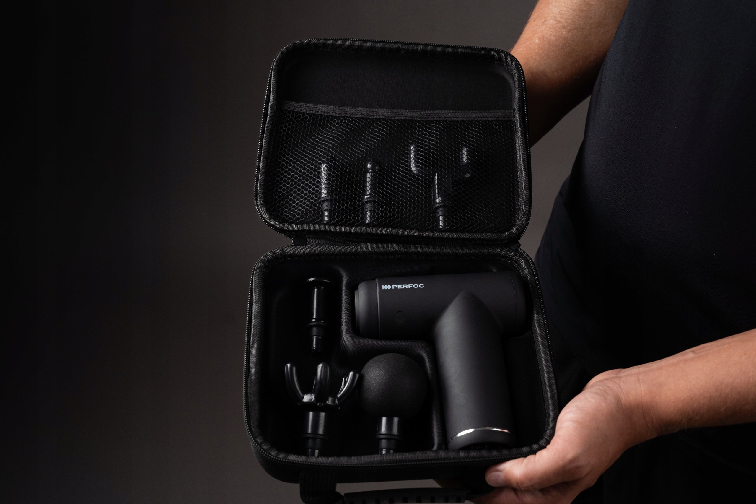 Shav Massage Gun Perfoc Muscle Back Massager SUITCASE + 6 HEADS Packaging status original