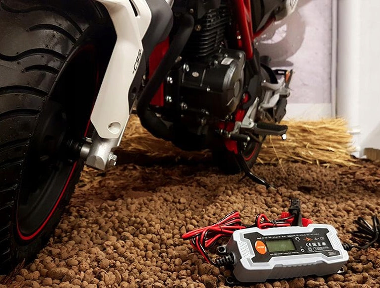 Smart charger eXtreme SBC-61238 6V/12V 4A - rectifier with LCD Brand Extreme
