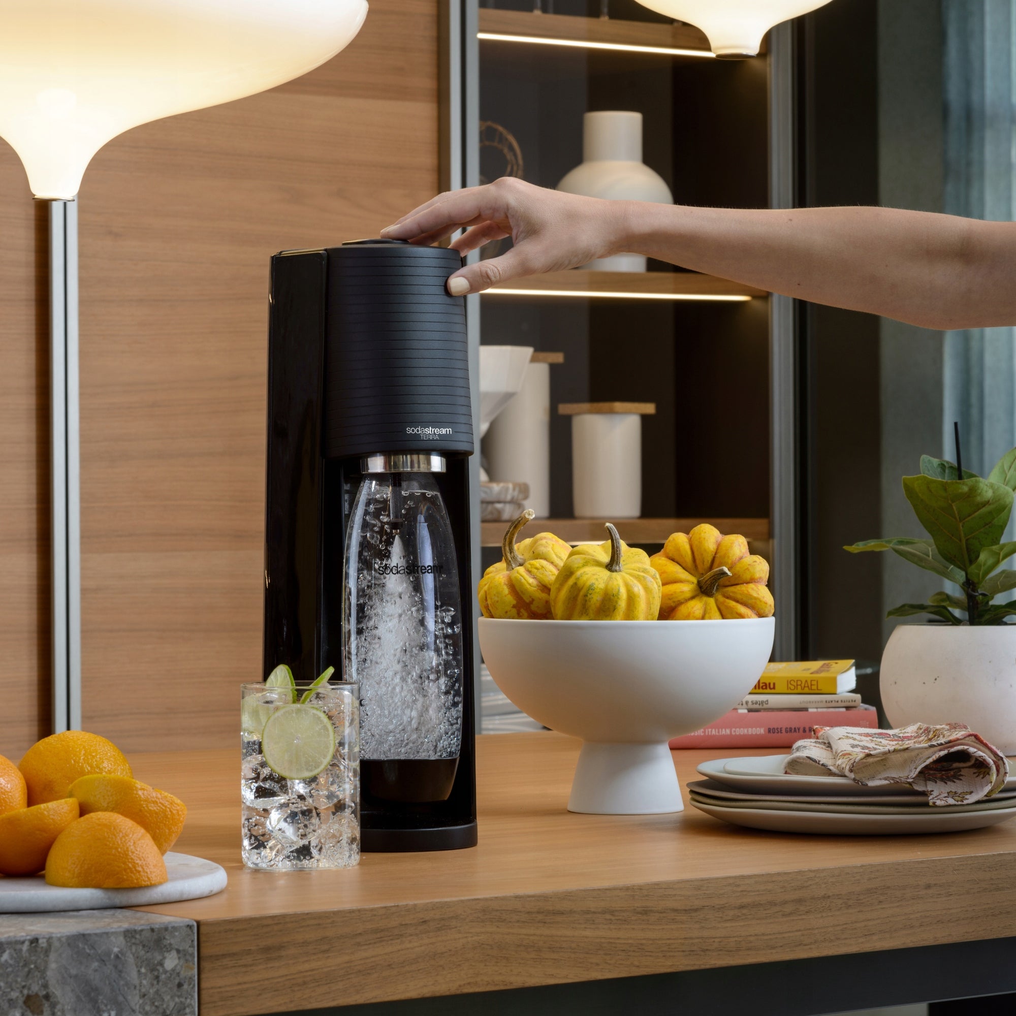 SodaStream Terra + Classic Bottle 1L BLACK Saturator for sparkling water Manufacturer code ZESTAW SodaStream Terra + Butelka Classic 1L
