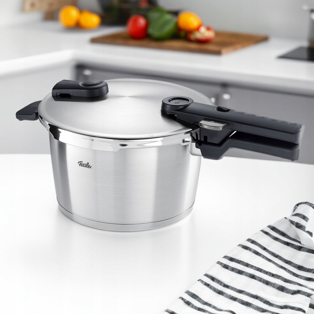 Stainless steel pressure cooker FISSLER Vitaquick Premium 4,5 l Capacity 4.5 l