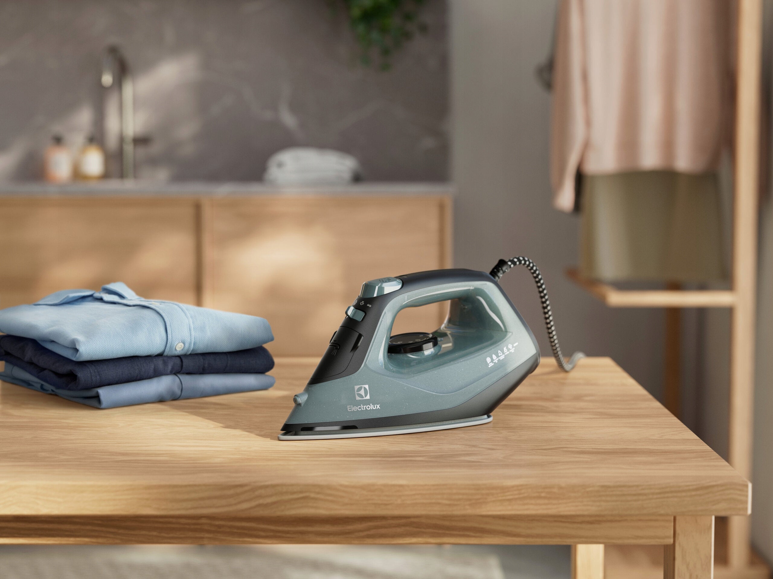 Steam iron ELECTROLUX Care 500 E5SI2-6OG 2400W anti inchc Manufacturer code 910 003 900