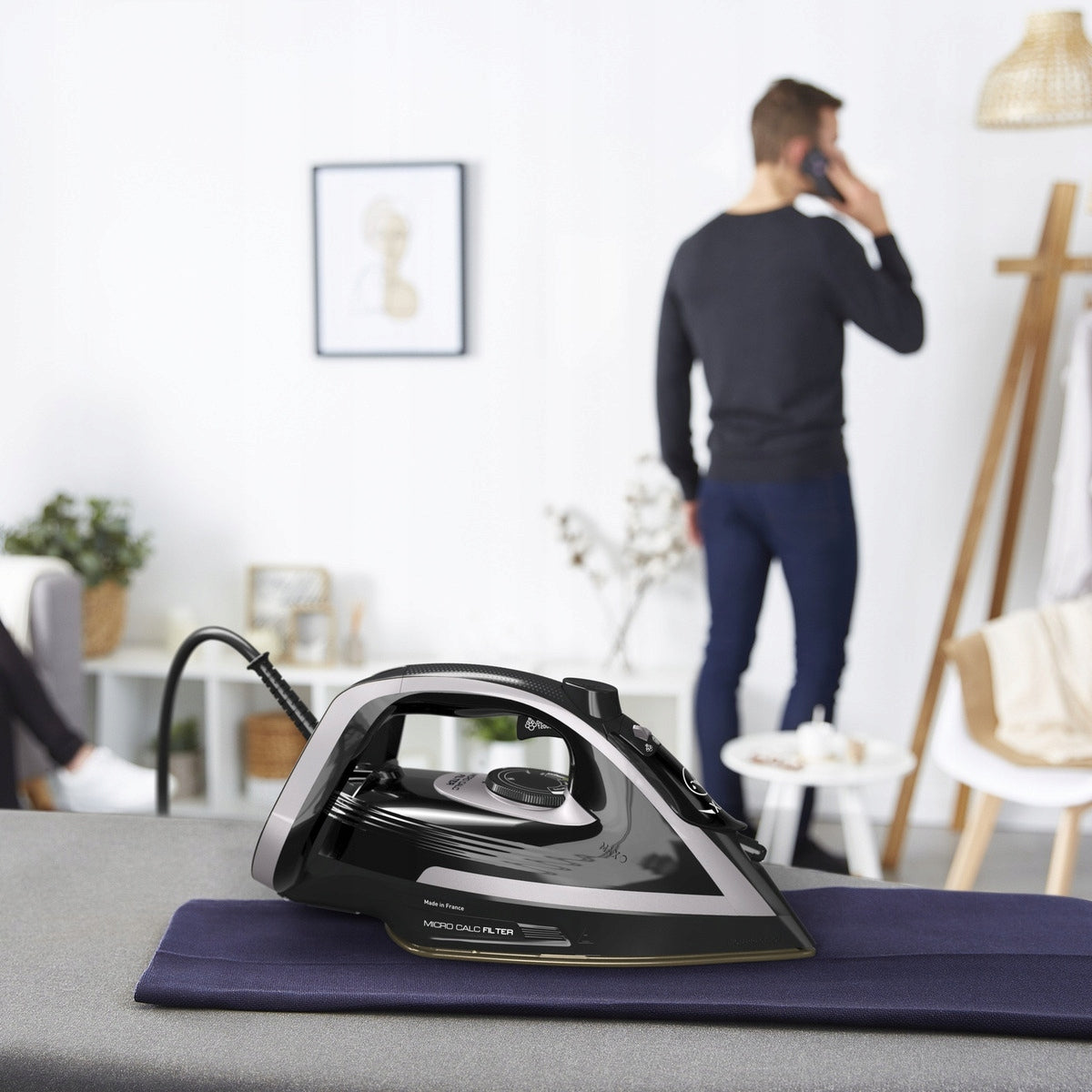 Steam iron TEFAL Puregliss FV8062 3000W Dominant color black
