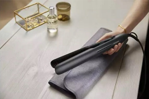 Straightener Philips Straightener Philips series 5000 ionizing Manufacturer code PROSTOWNICA JONIZUJĄCA z etui żaroodpornym