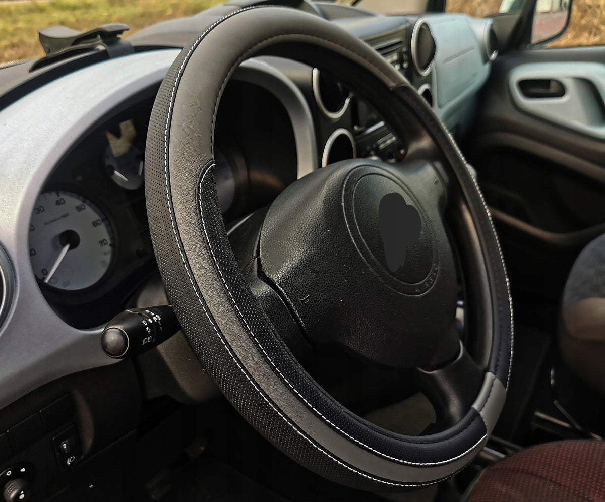 Suzuki SX4 S-Cross Grand Vitara Steering Wheel Cover Perforated Leather S Manufacturer no brand