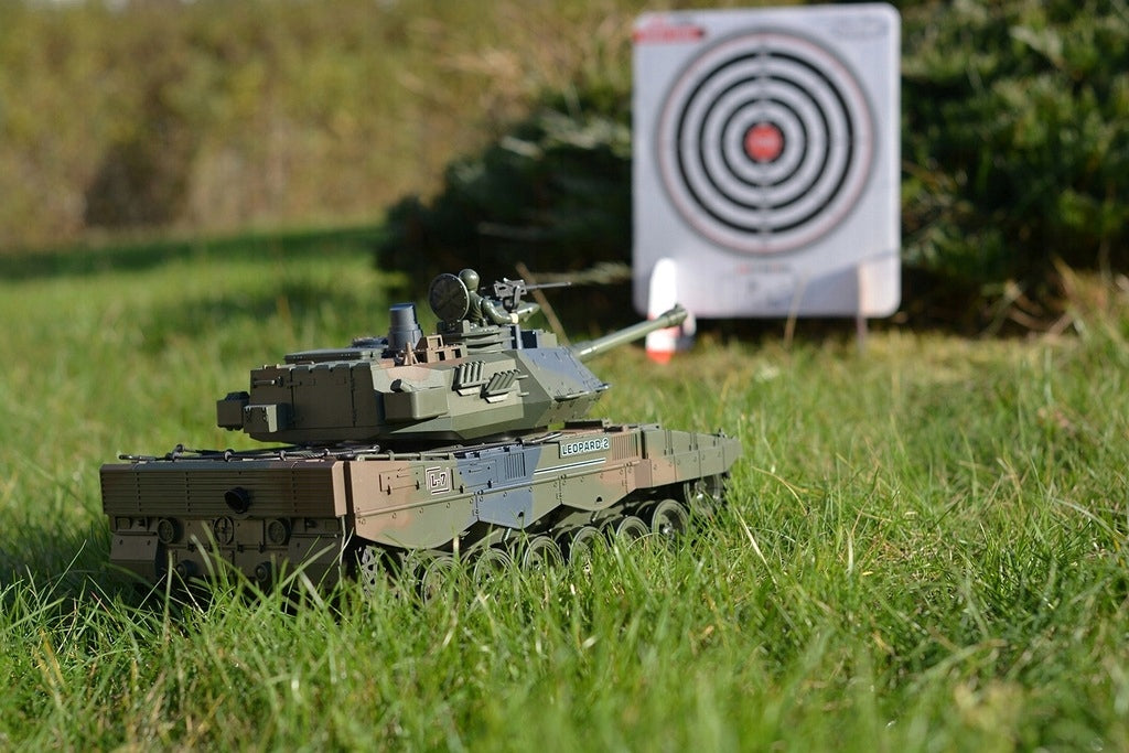 TANK REMOTE CONTROLLED RC LEOPARD SCALE 1:18 SHOOTS SMOKE + SHIELD Manufacturer code 789-4