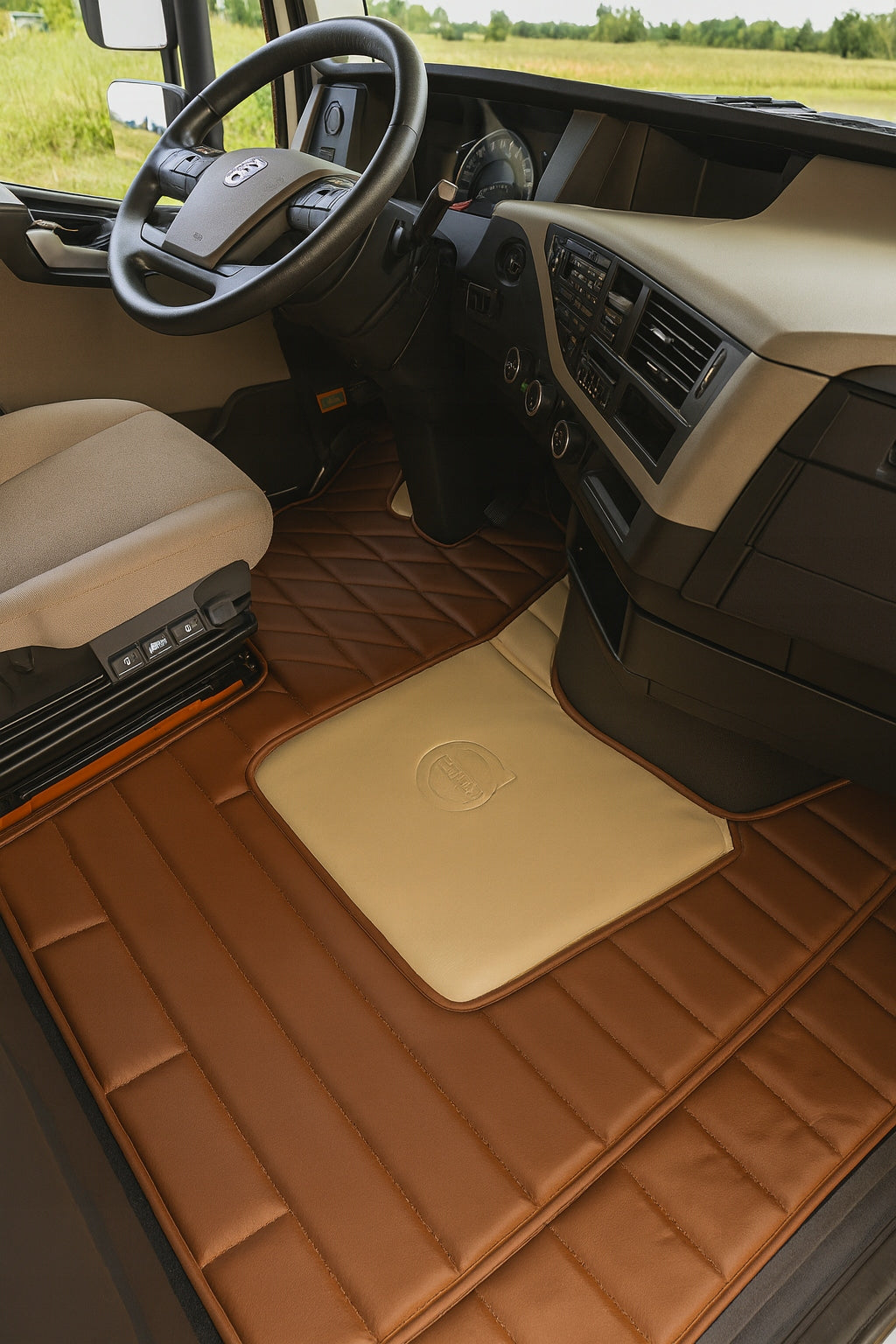 TIAGOO SET OF VOLVO FH4/FH5 RUGS - PREMIUM - ECO-LEATHER Packaging status original