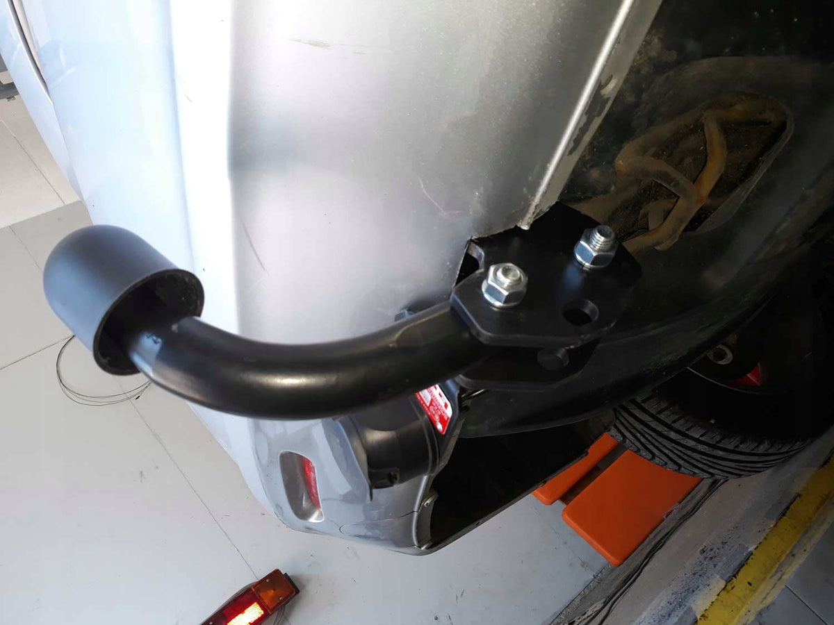 TOW HOOK HONDA ACCORD 7 SEDAN 2003-2008 Manufacturer's catalog number a08324